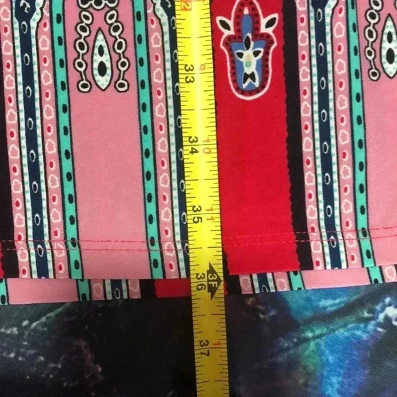 Studio I plus size 16 dress red with multi colored design - Picture 9 of 9